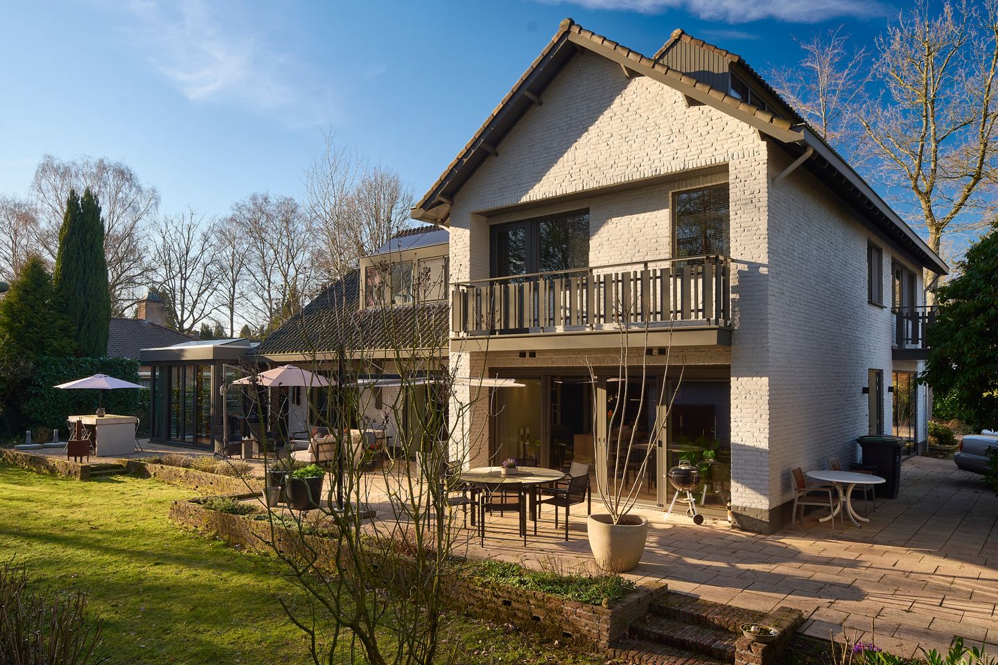 Luxurious Renovated Villa in Geldrop Designed by Remy Meijers — 35