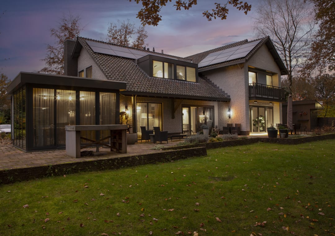 Luxurious Renovated Villa in Geldrop Designed by Remy Meijers — 38