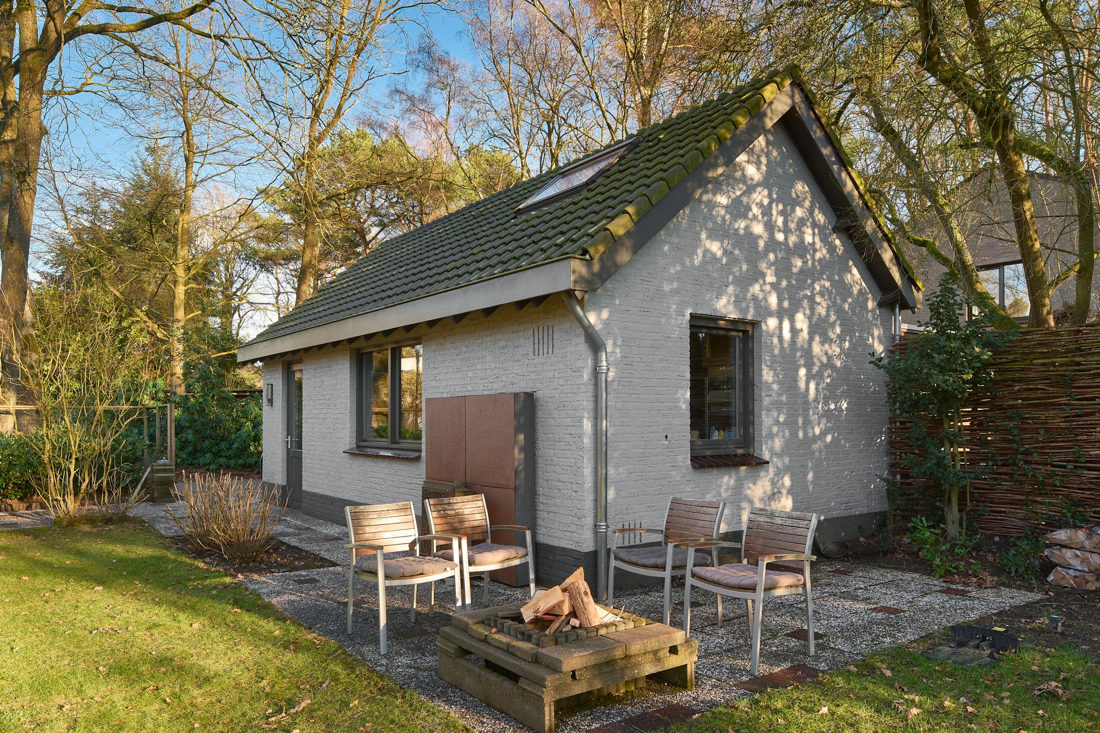Luxurious Renovated Villa in Geldrop Designed by Remy Meijers — 36