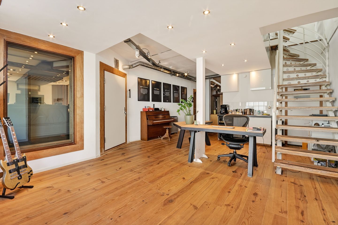 Bekijk foto 2 van Laboratoriumstraat 3