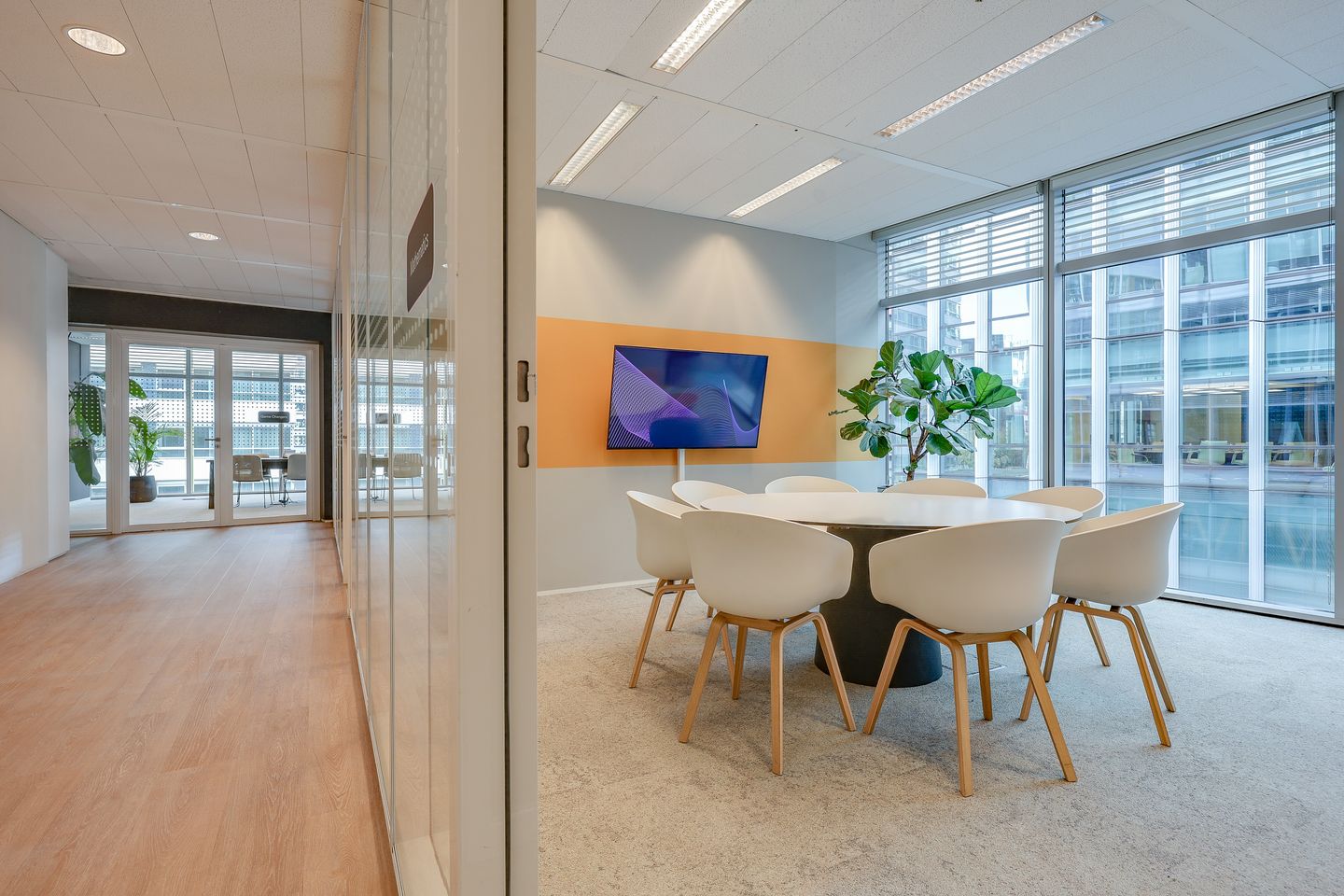 View photo 3 of Gustav Mahlerlaan 48