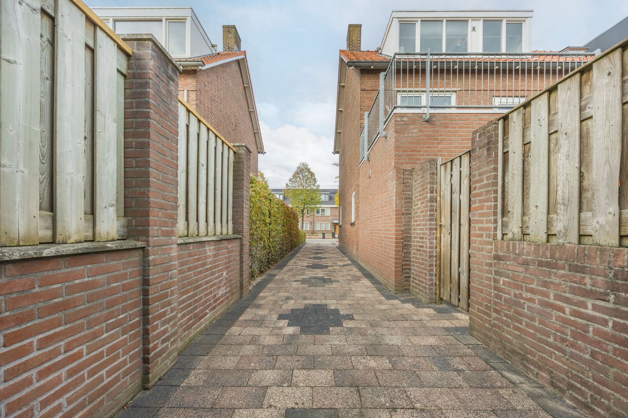 Photo 33 of Leenderweg 347