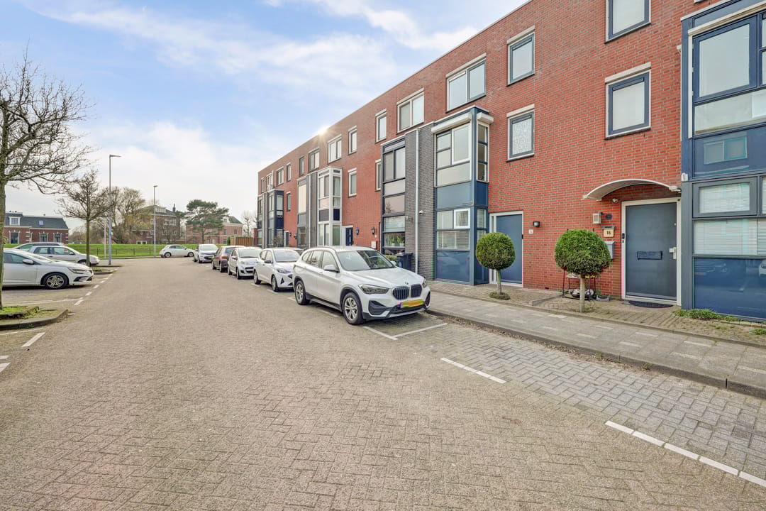 Photo 2 of Hornetstraat 14