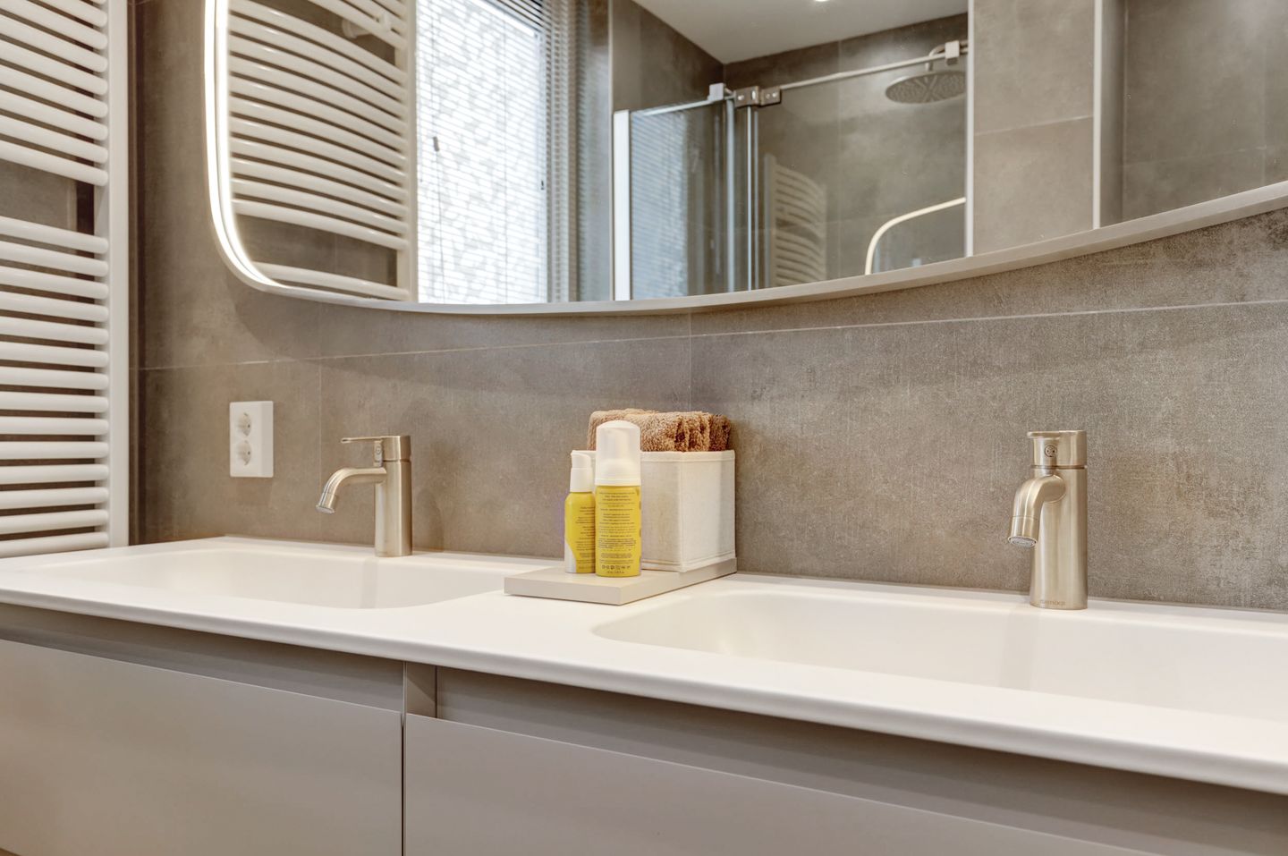 Photo 25 of Hornetstraat 14