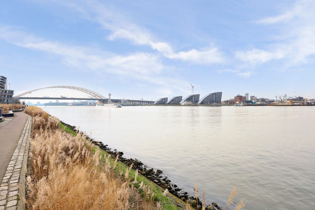 Photo 32 of Hornetstraat 14