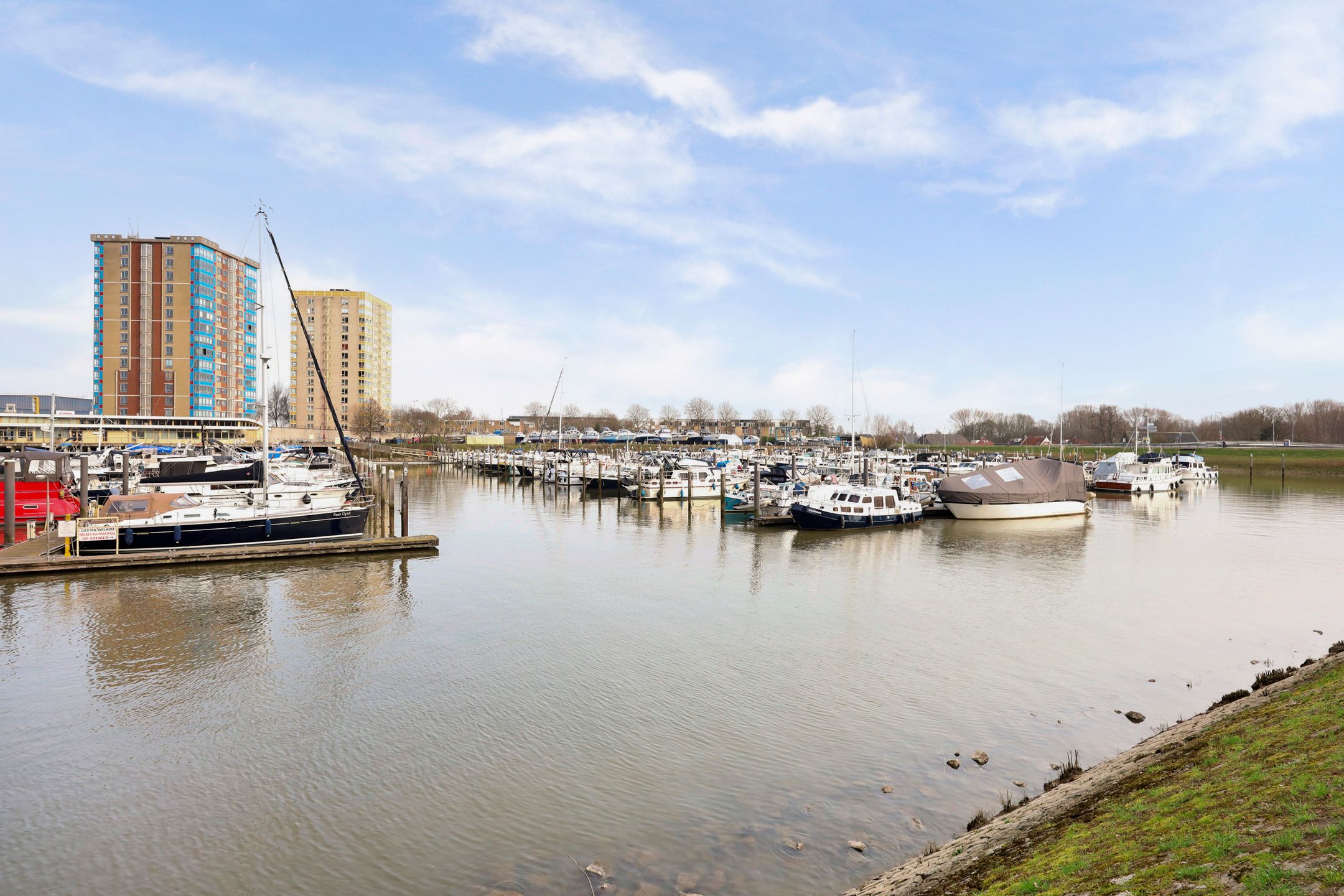 Photo 33 of Hornetstraat 14