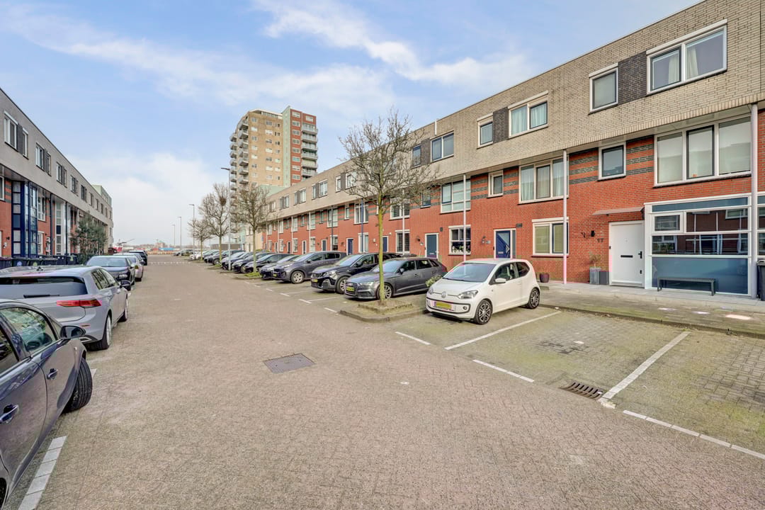 Photo 38 of Hornetstraat 14