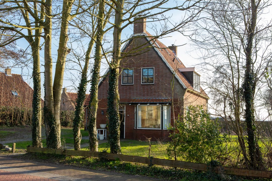 Foto 2 van Dorpsstraat 2