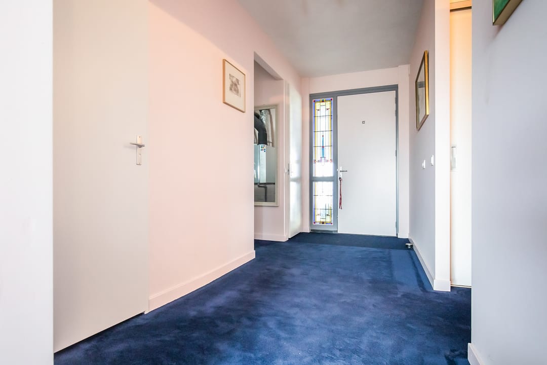 Spacious 2-Room Apartment with Parking in Sustainable Aquararius Complex — 31