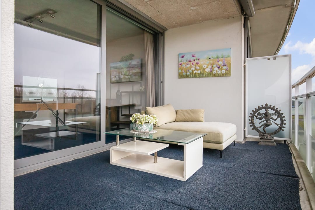 Spacious 2-Room Apartment with Parking in Sustainable Aquararius Complex — 35