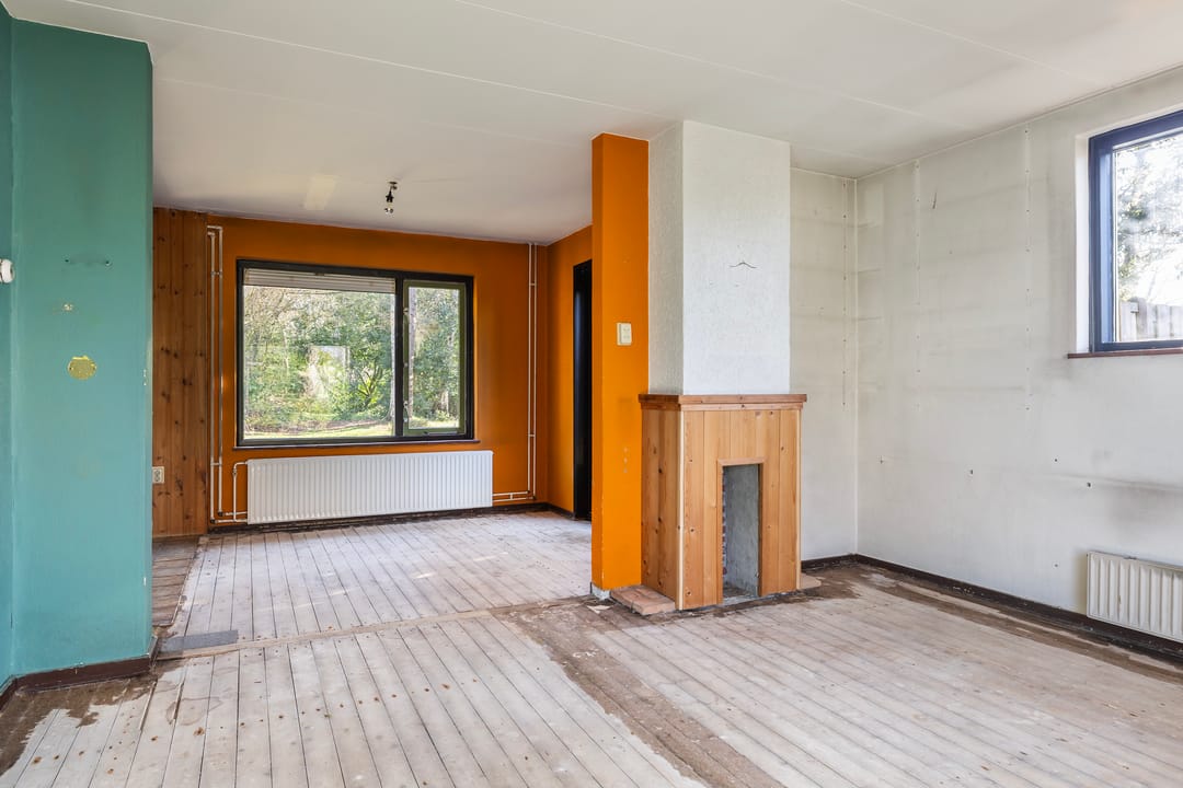 Charming 1950s Semi-Detached Home with Expansive Garden and Sauna — 13