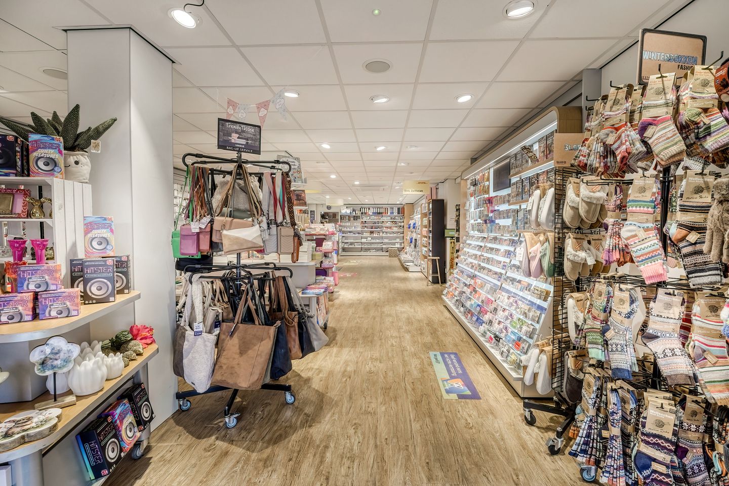 Bekijk foto 2 van Koestraat 26