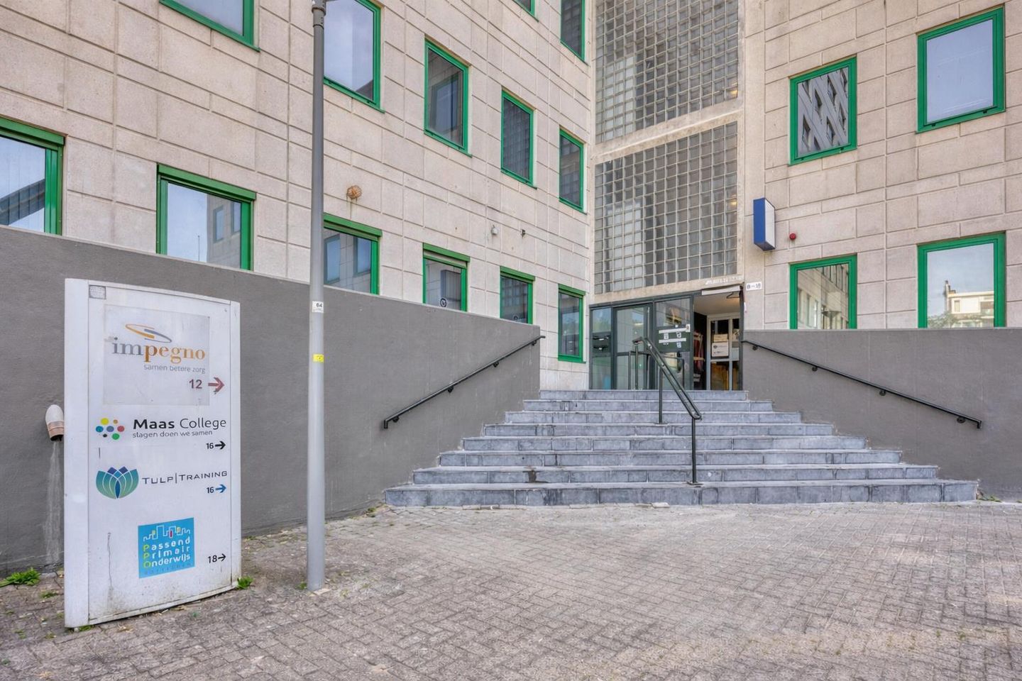 View photo 3 of Zuidplein 10-14