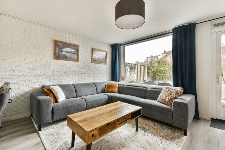 Photo 2 of Smetanastraat 19