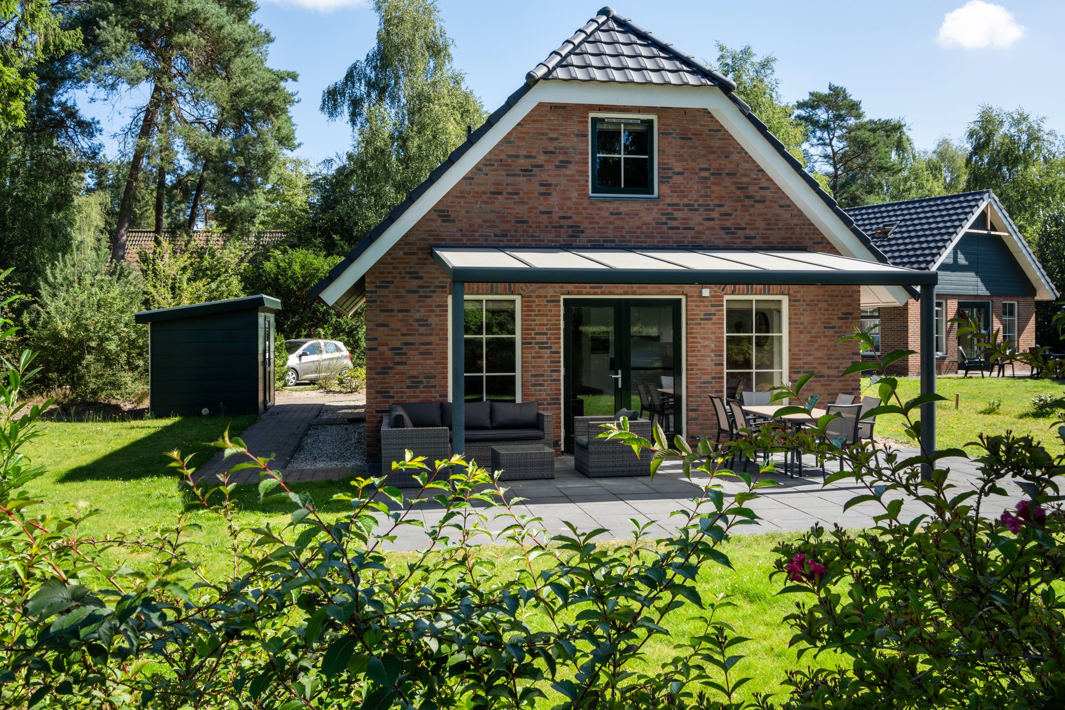3-bedroom freehold villa in Hooghalen — photo 1 of 5