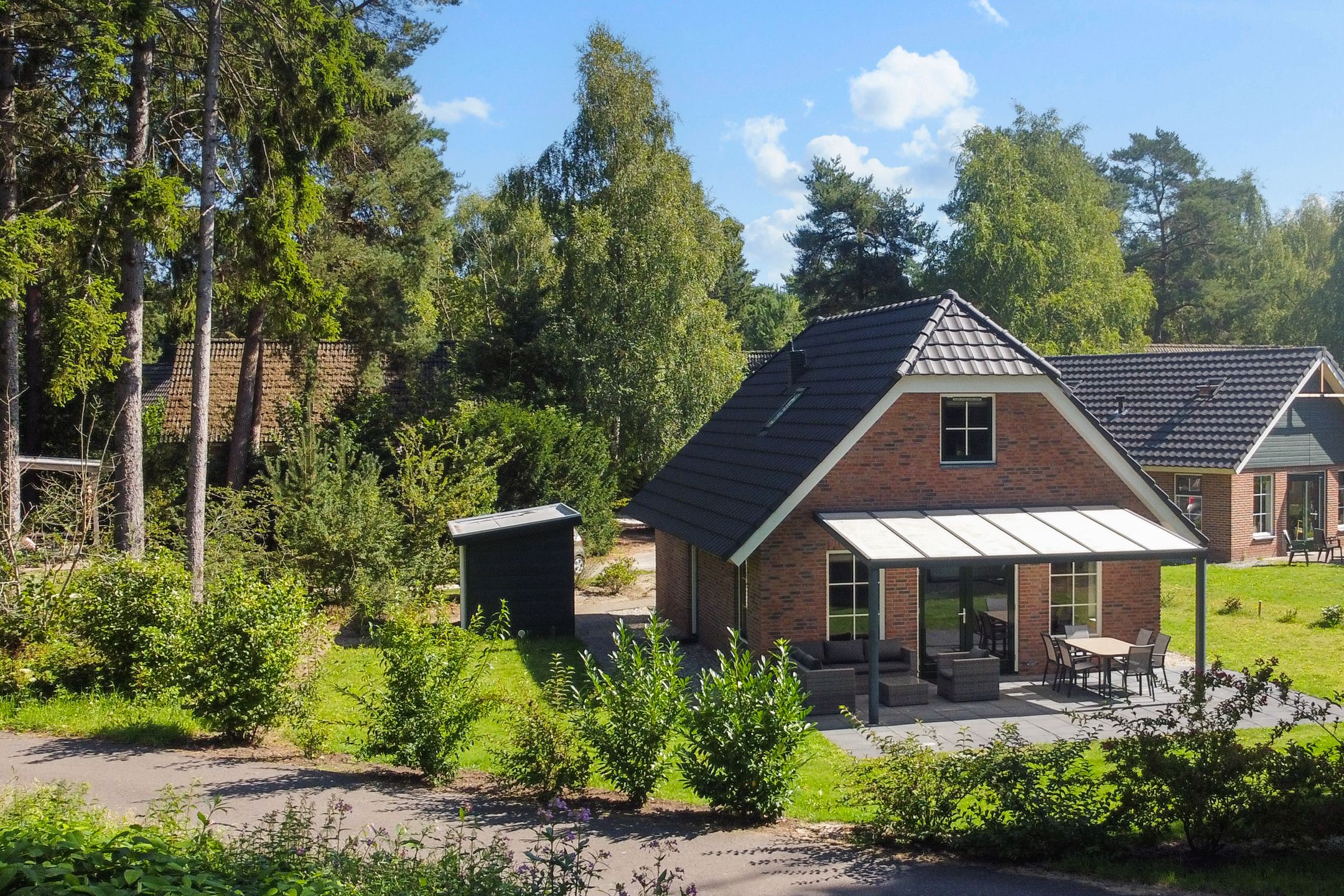3-bedroom freehold villa in Hooghalen — photo 3 of 5