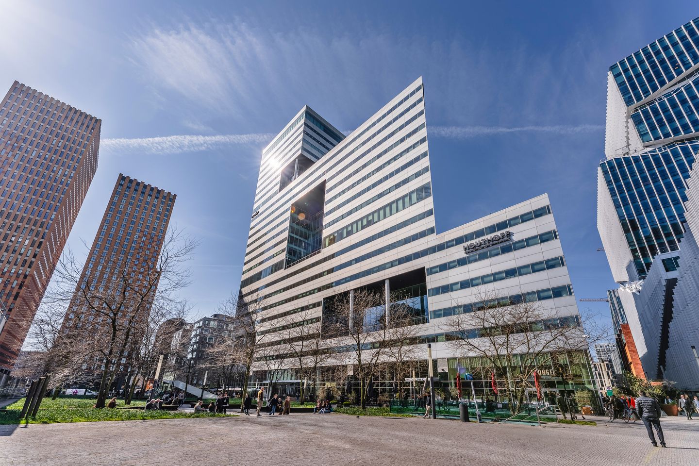 Bekijk foto 1 van Gustav Mahlerplein 106