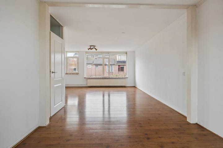 Photo 2 of Meeuwenveld 117