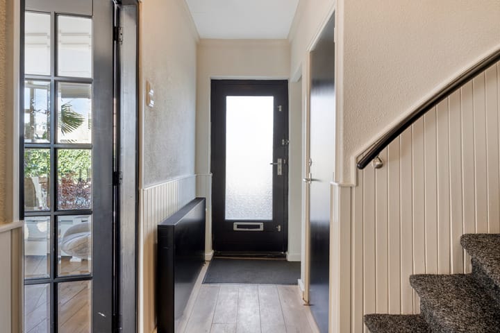 Foto 5 van Warmoeziershof 36