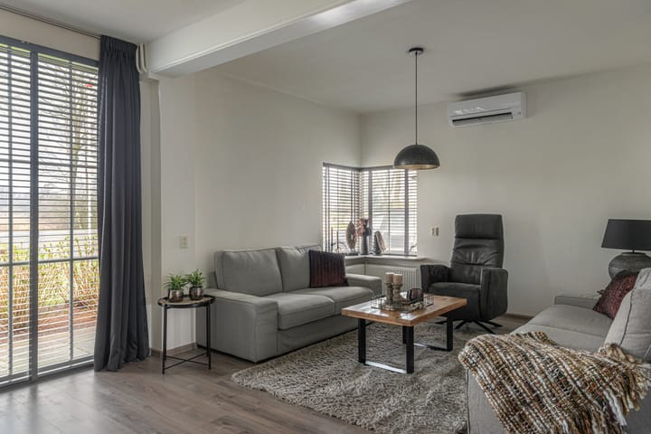 Photo 3 of Leeuwarderstraatweg 256