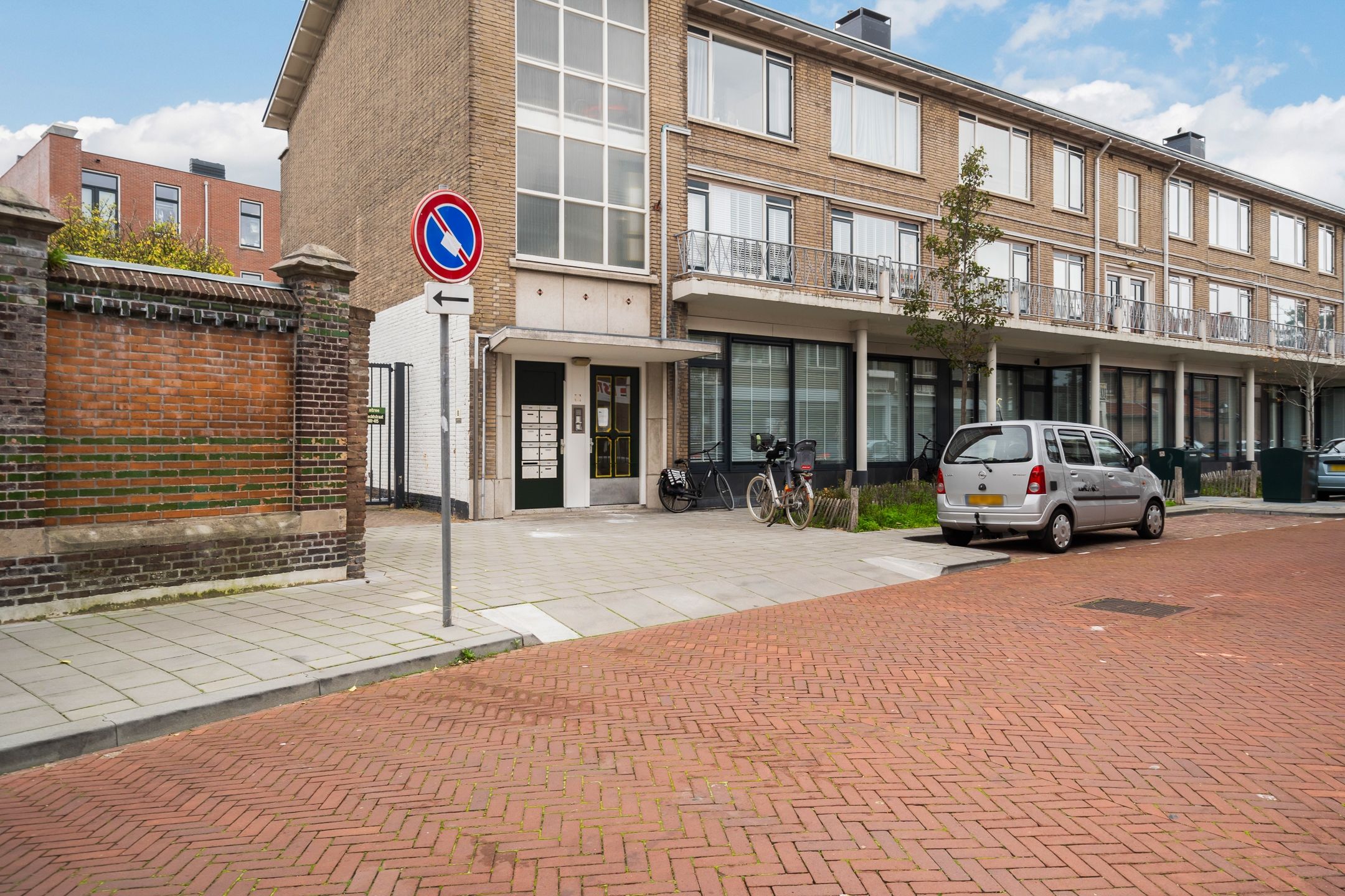 Photo 9 of Obrechtstraat 417