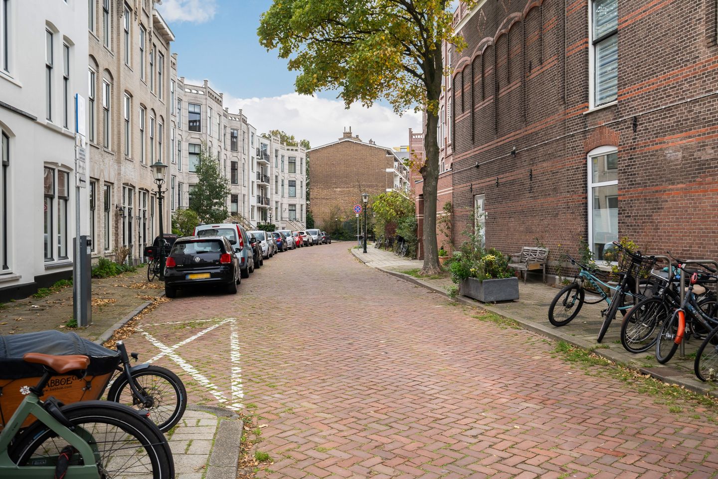 Photo 10 of Obrechtstraat 417