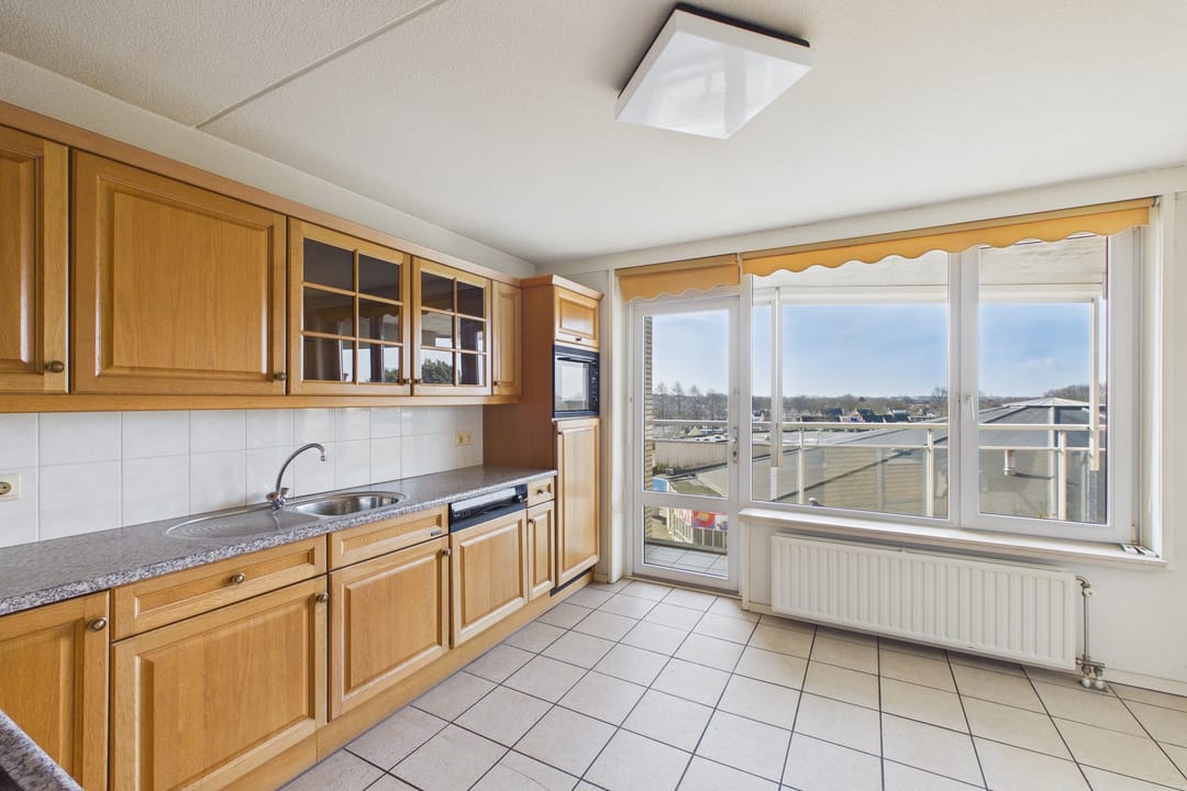 Spacious corner apartment with stunning Westerschelde view and private garage — 13