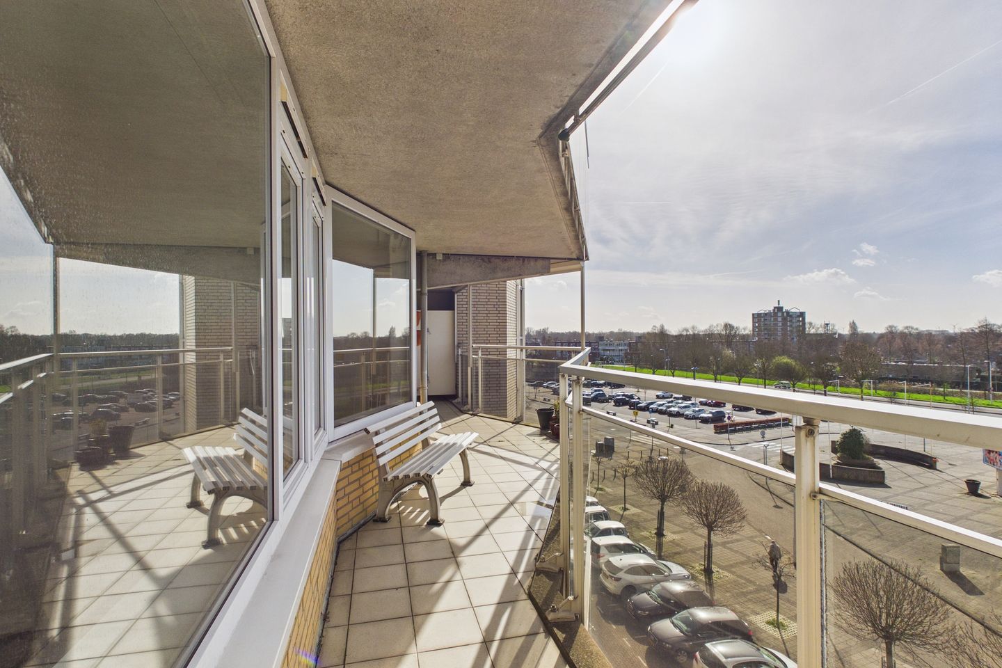 Spacious corner apartment with stunning Westerschelde view and private garage — 14