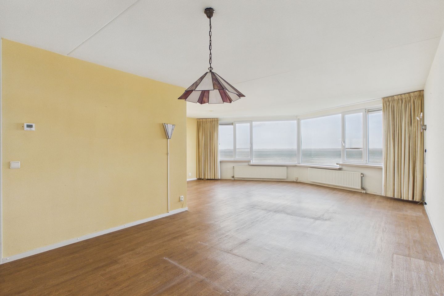 Spacious corner apartment with stunning Westerschelde view and private garage — 20