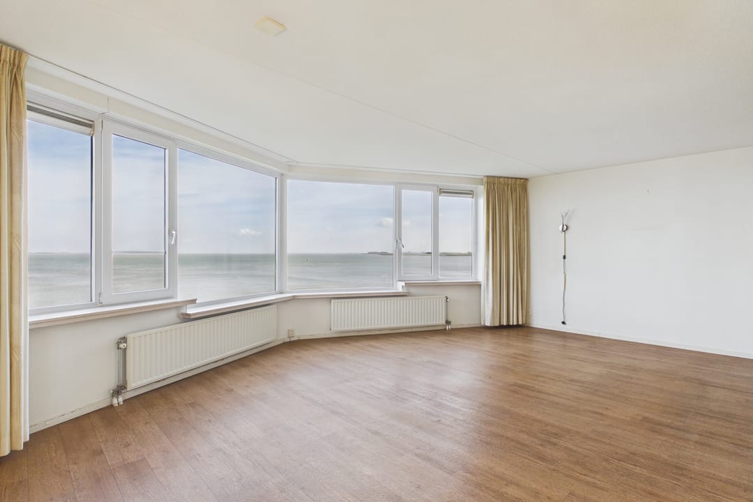 Spacious corner apartment with stunning Westerschelde view and private garage — 26
