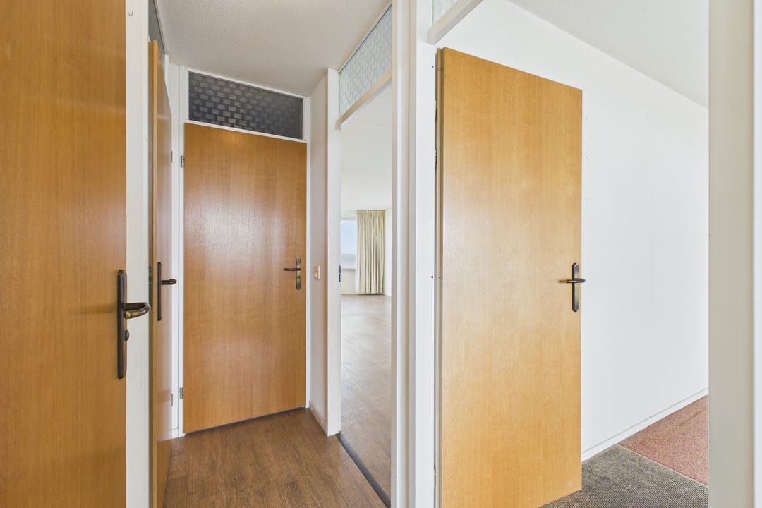 Spacious corner apartment with stunning Westerschelde view and private garage — 29