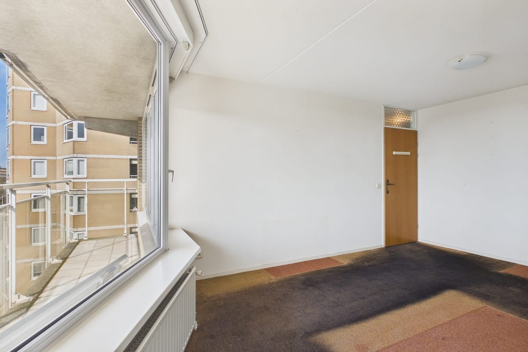 Spacious corner apartment with stunning Westerschelde view and private garage — 33