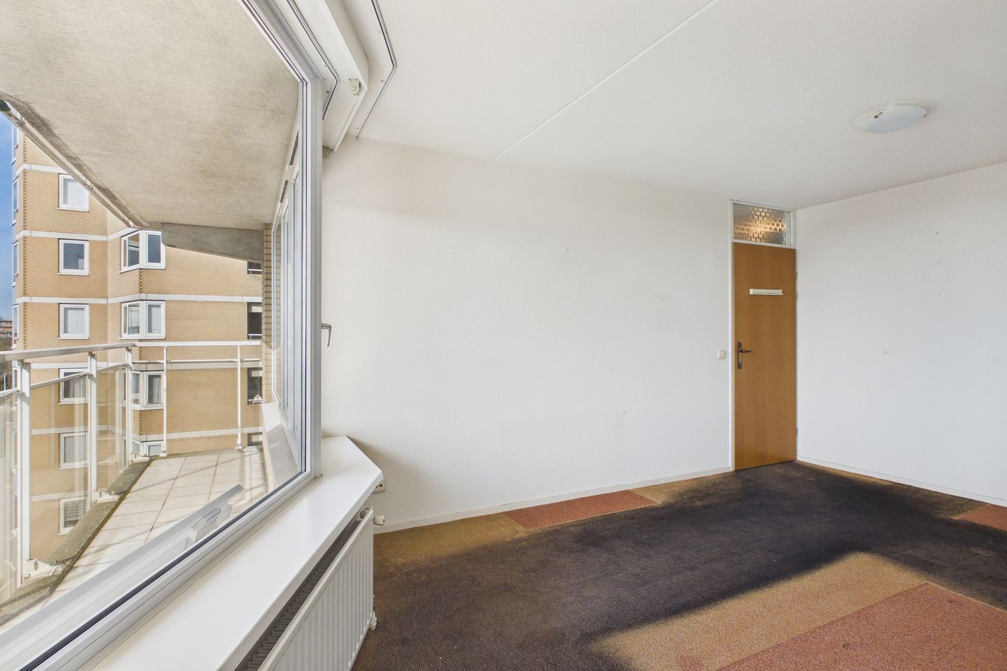 Spacious corner apartment with stunning Westerschelde view and private garage — 38