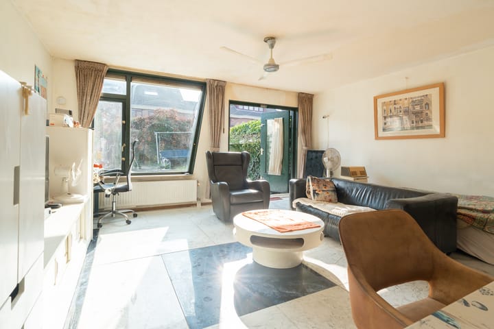 Photo 4 of Fie Carelsenstraat 24