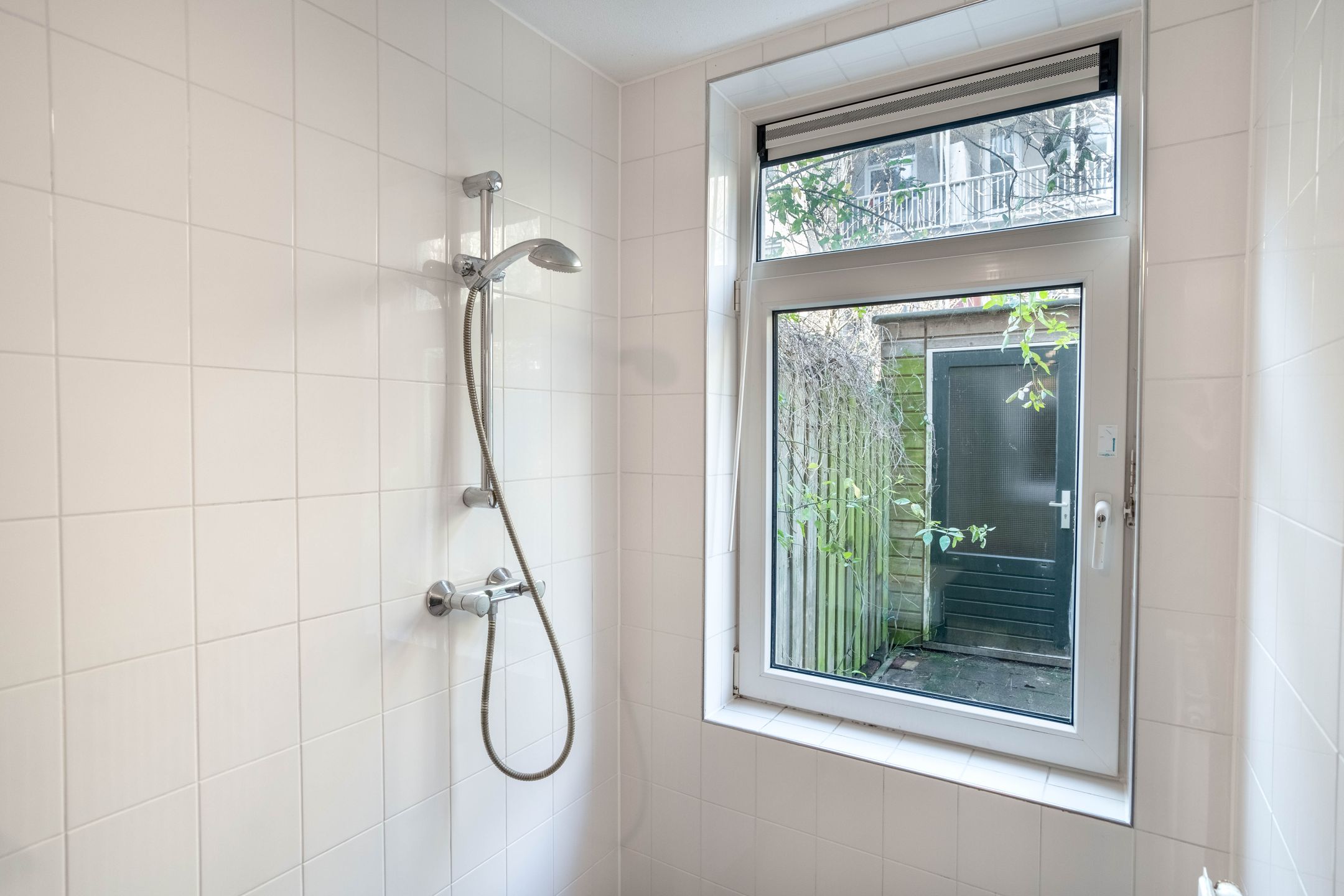 Foto 12 van Van Hogendorpstraat 72-A