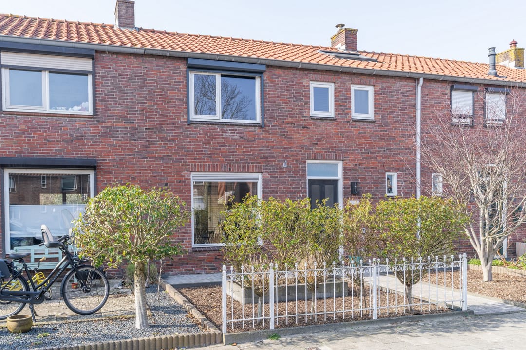 Photo 1 of Esdoornstraat 7