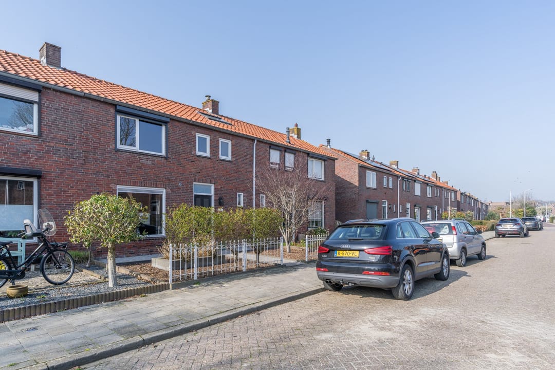 Photo 31 of Esdoornstraat 7