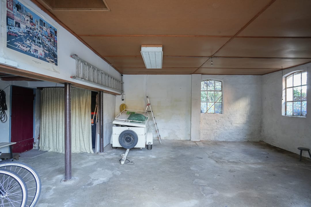 Charming Dike House with Character and Surprising Space in Rossum — 29