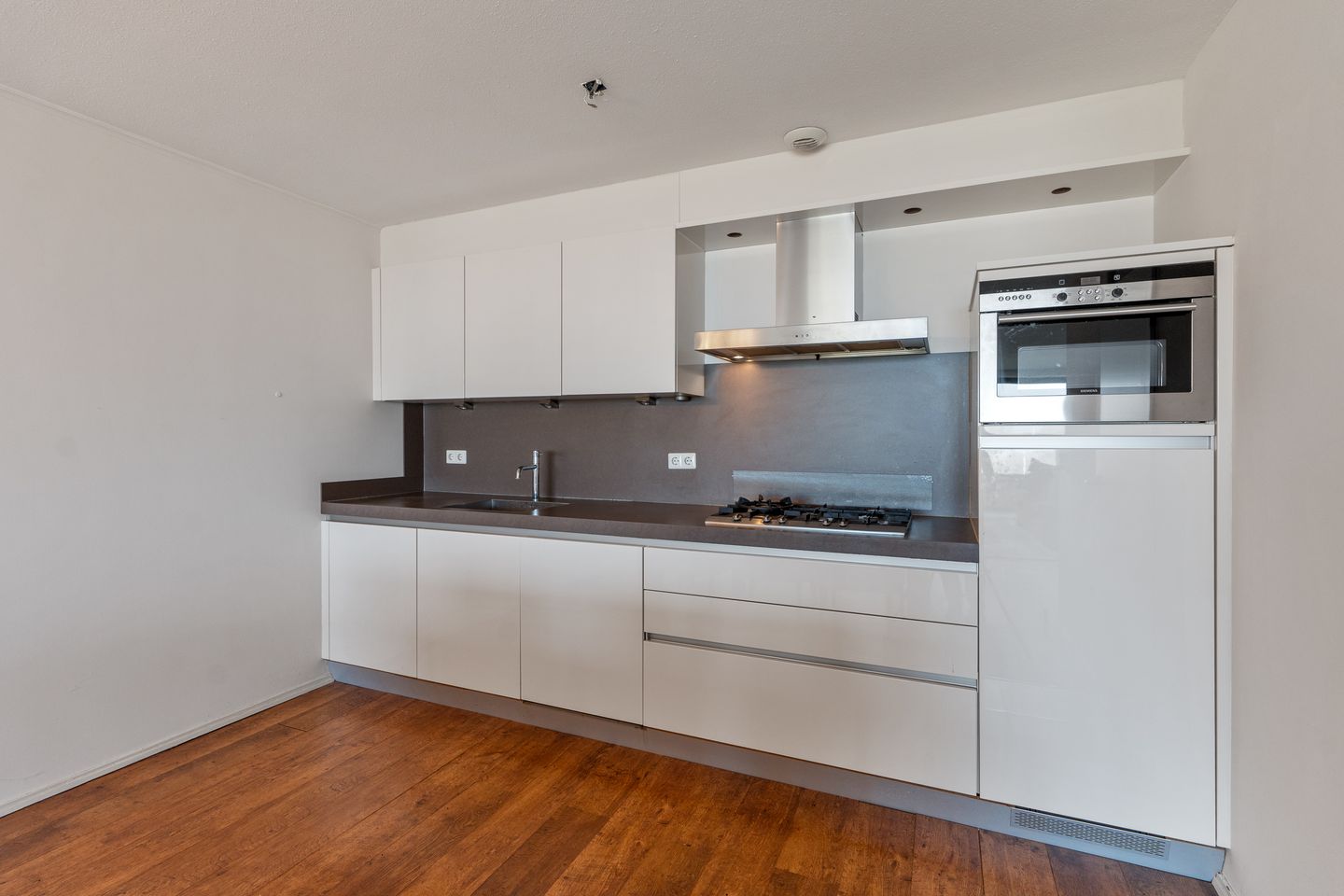 Foto 14 van Graadt van Roggenstraat 79