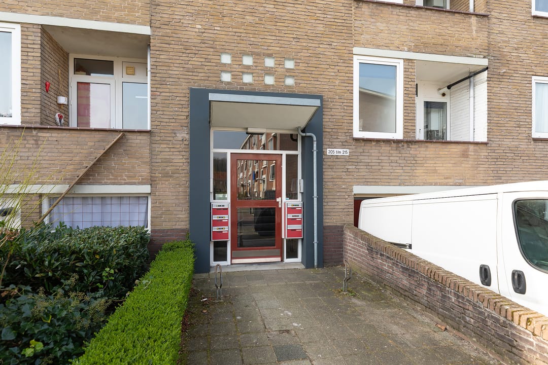Spacious 3-Room Apartment with Balconies in Hilversum-Zuid — 15