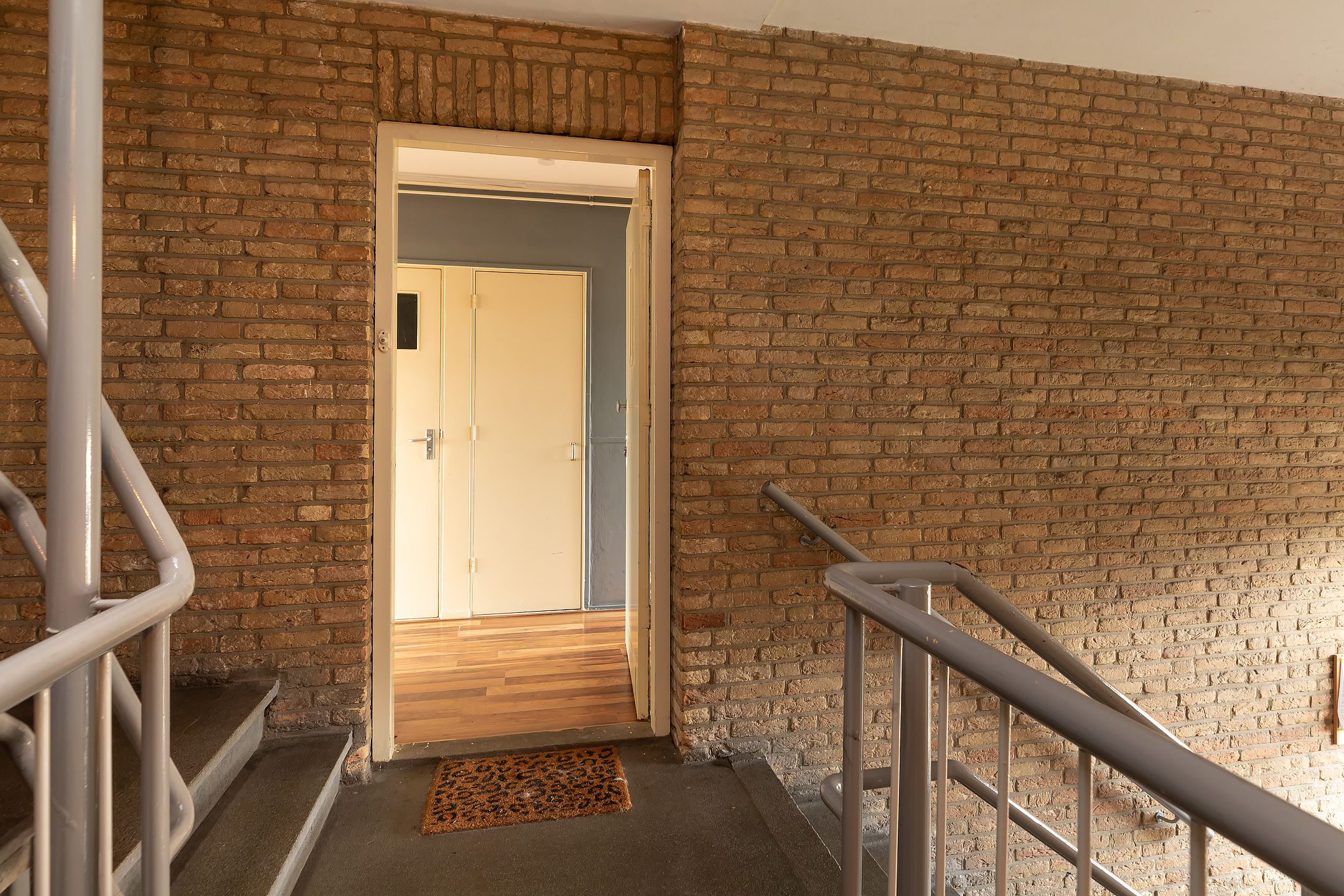 Spacious 3-Room Apartment with Balconies in Hilversum-Zuid — 16