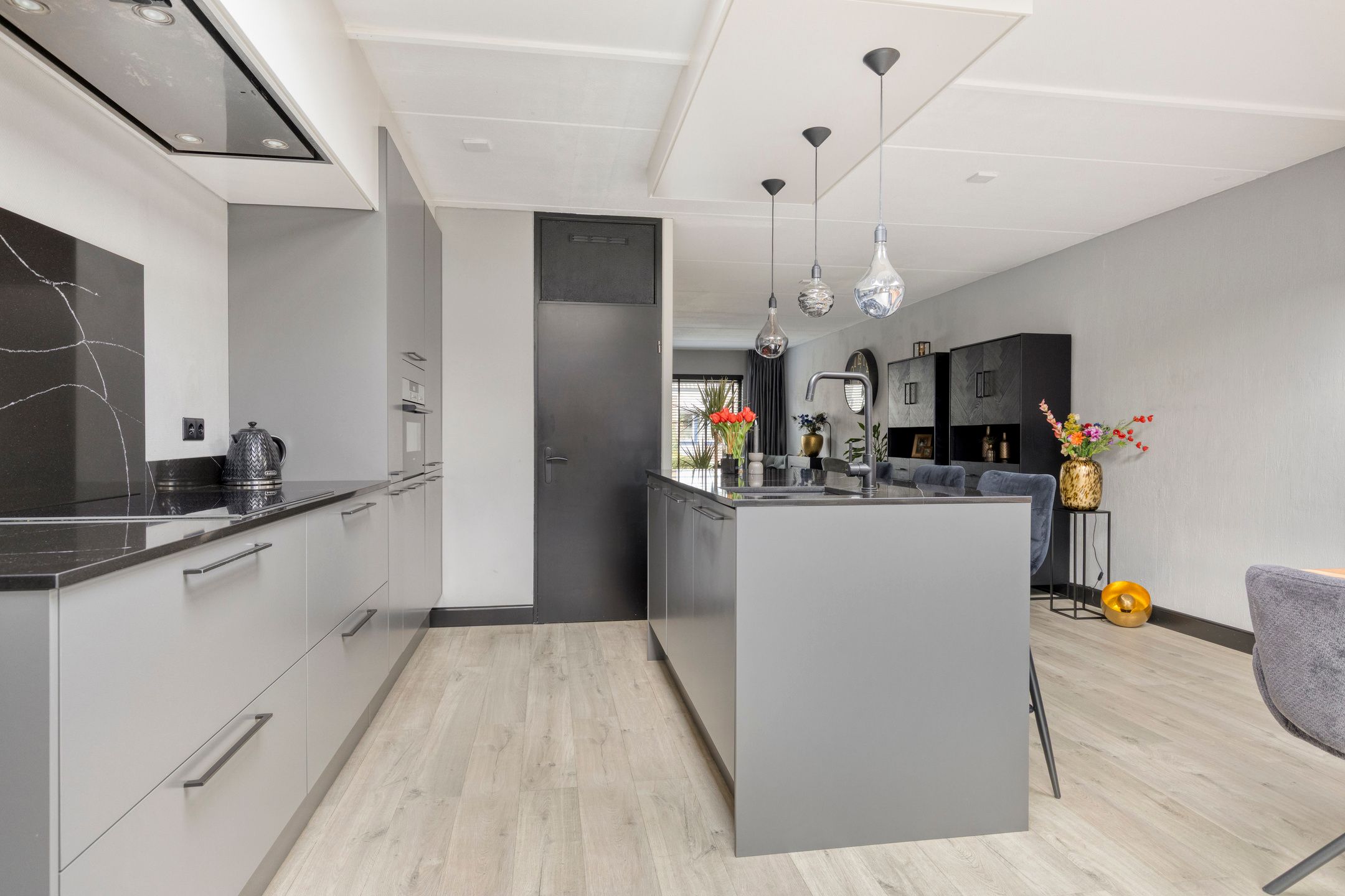 Modernized semi-detached family home with extension and luxury amenities — 16
