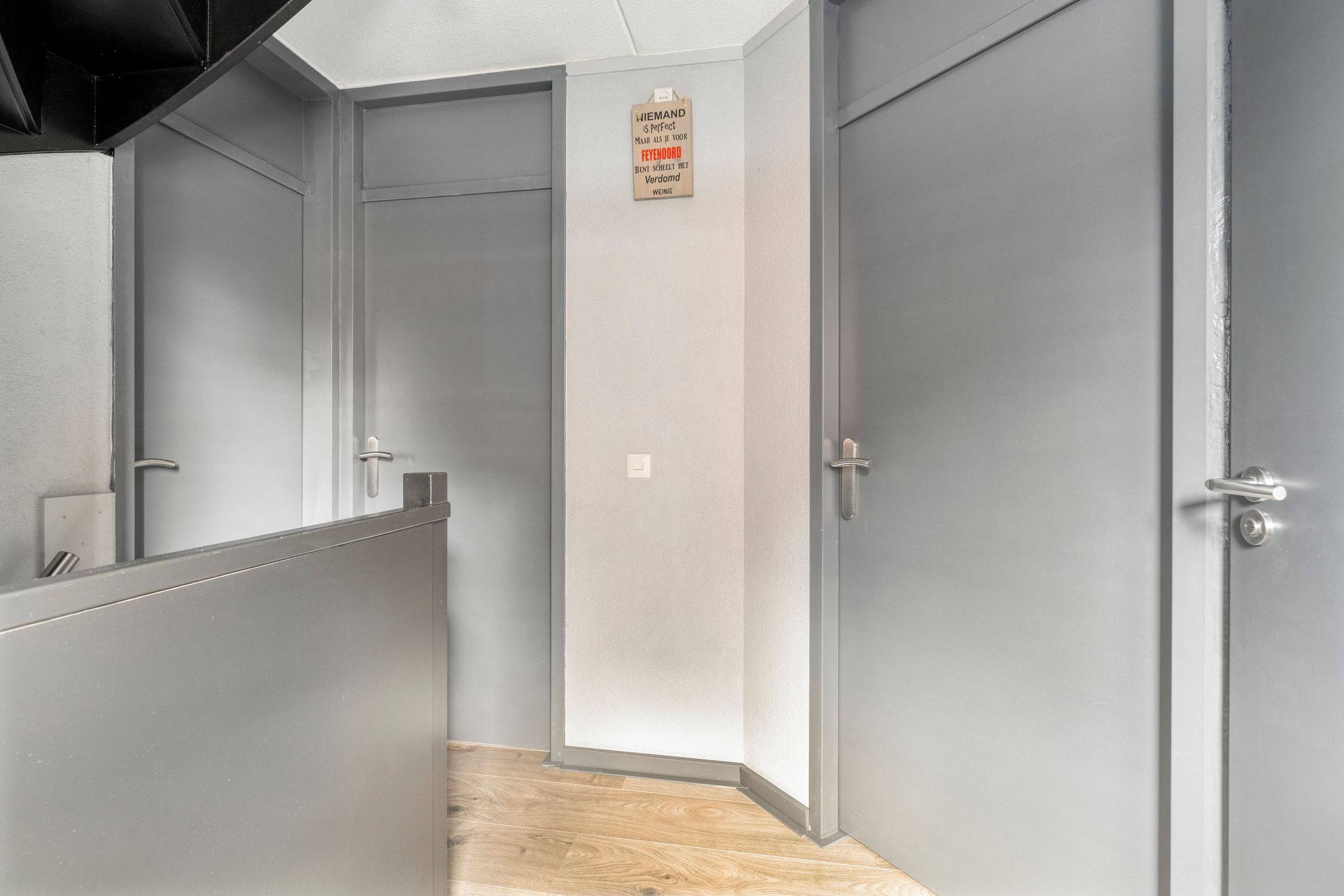Modernized semi-detached family home with extension and luxury amenities — 22