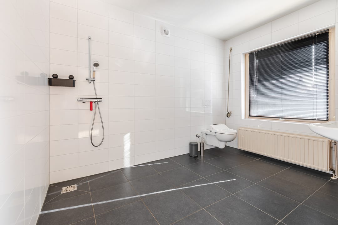 Spacious semi-detached house with garage and sunny garden in Bergen L — 22