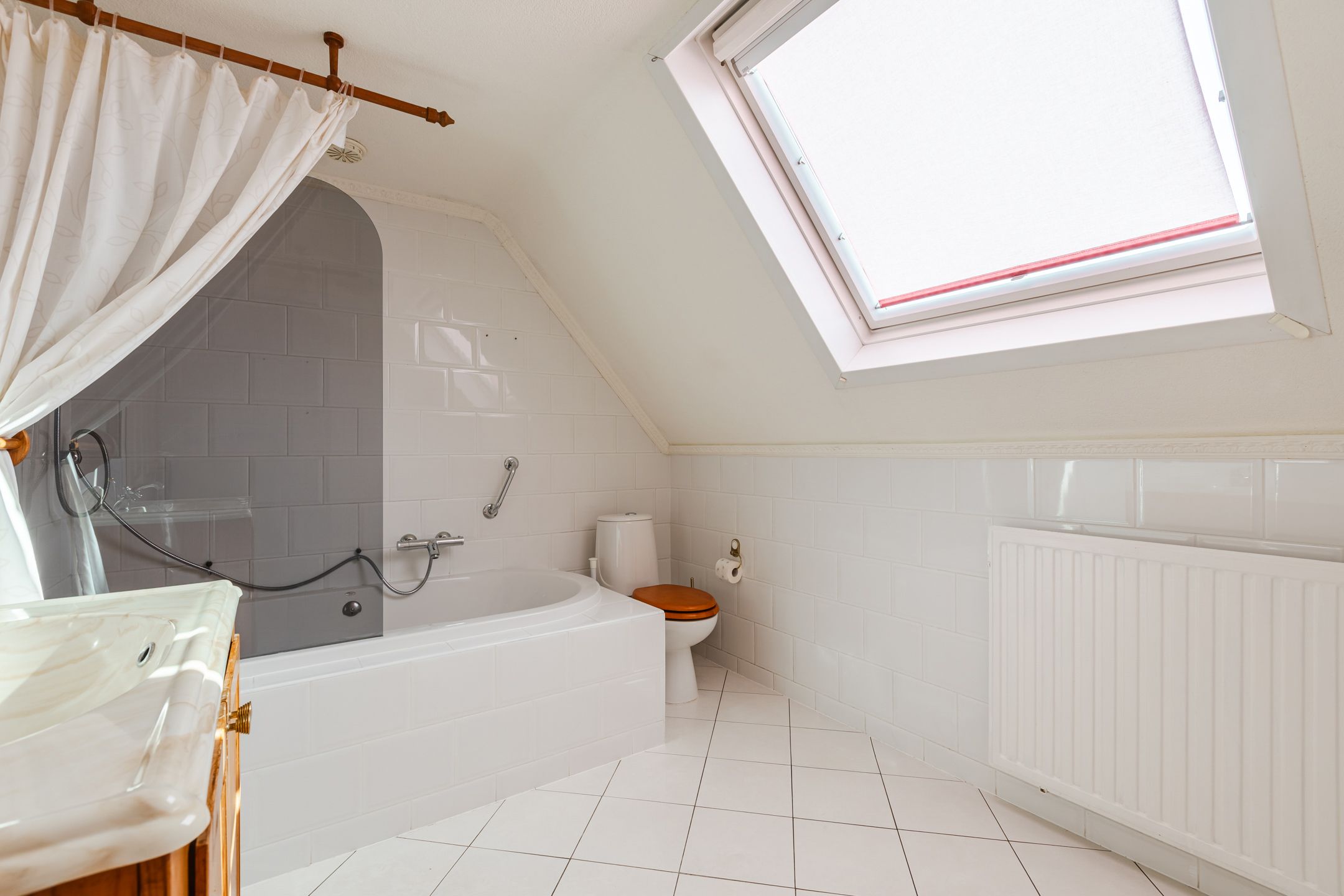 Spacious semi-detached house with garage and sunny garden in Bergen L — 34