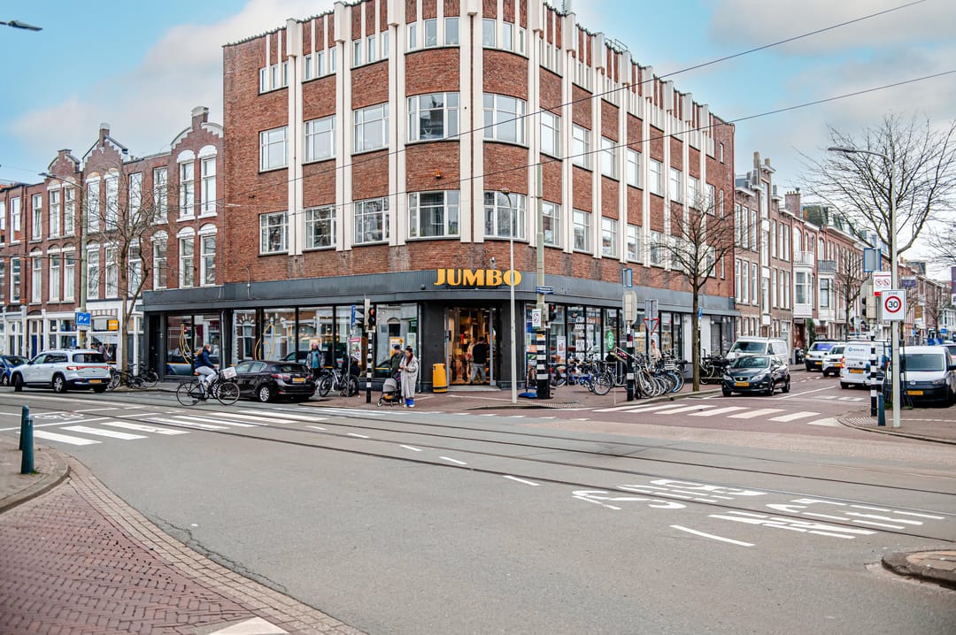 Spacious Gas-free A++ Duplex Apartment with 4 Bedrooms and Two Terraces — 52