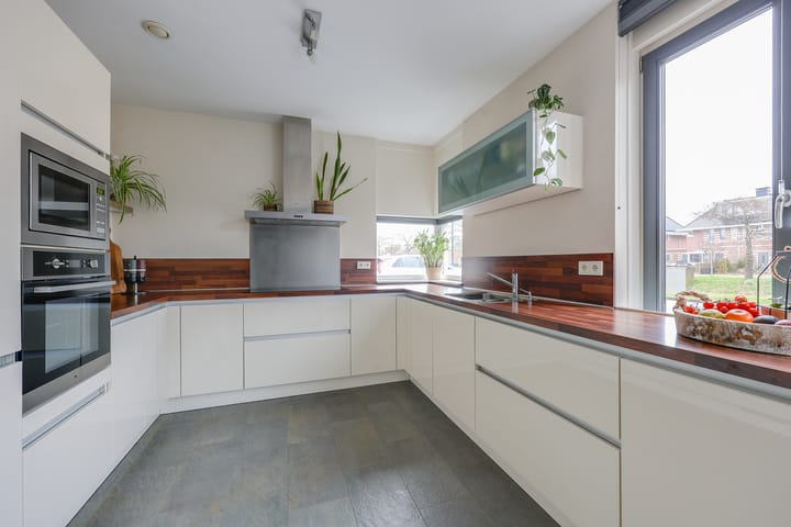 Photo 4 of Galjoen 06 35