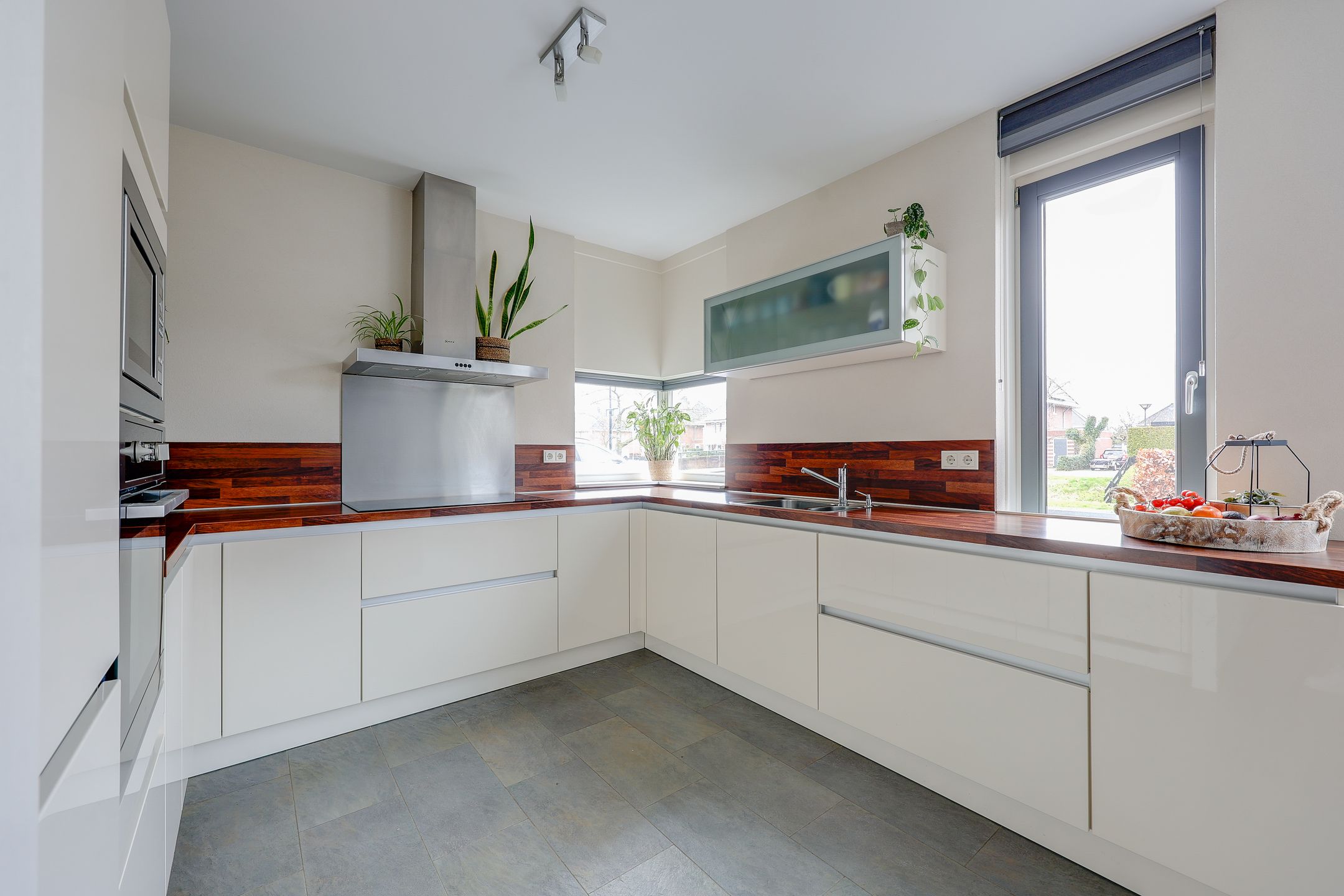 Photo 12 of Galjoen 06 35