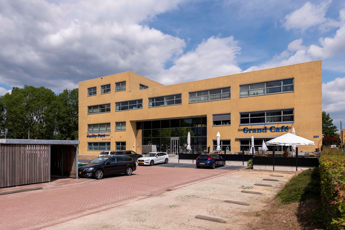 View photo 5 of Meander 251