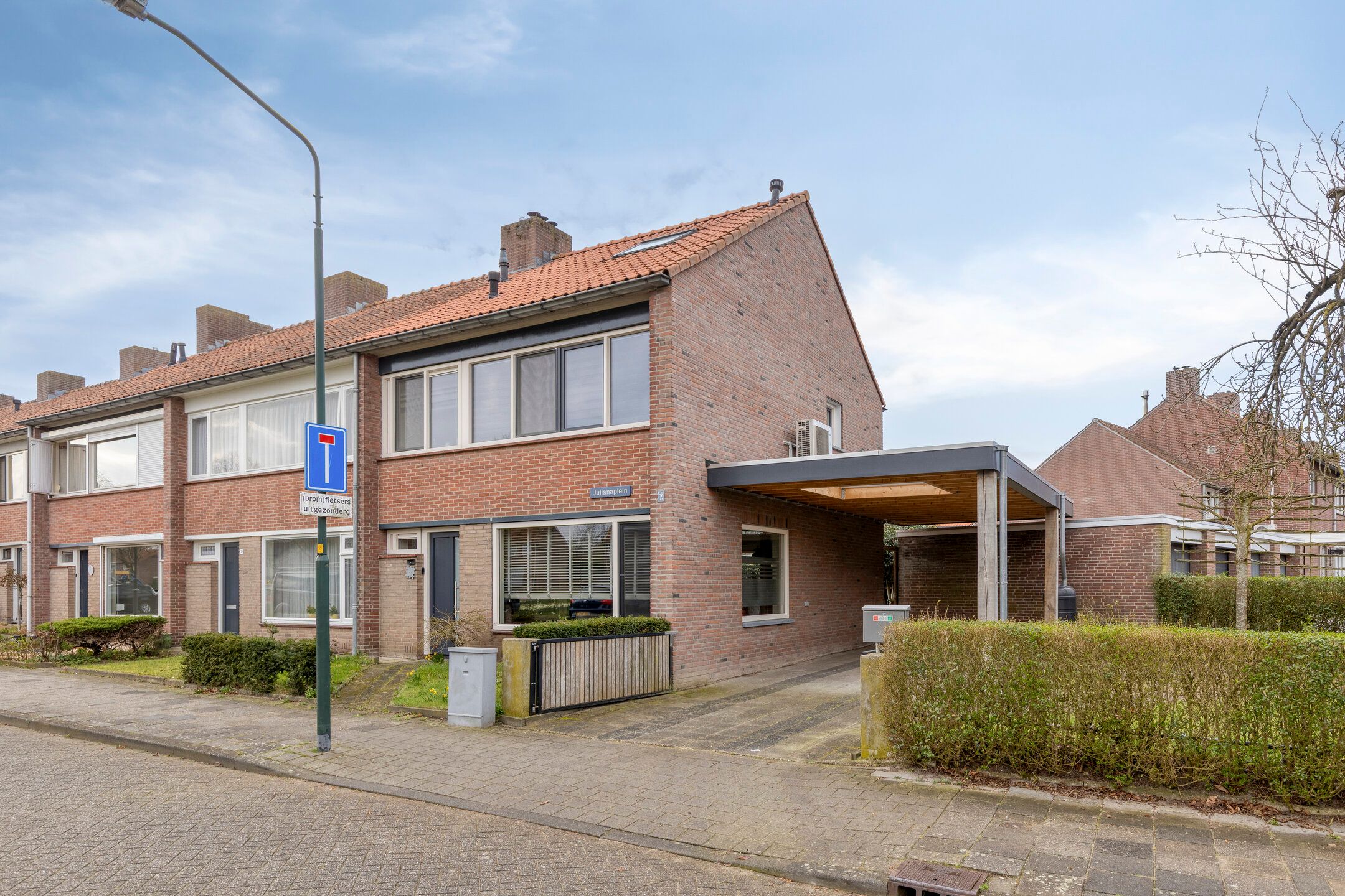 Buying a house in The Netherlands., Julianaplein 17